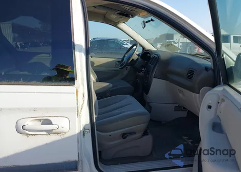 2005 Dodge Caravan Sxt from USA, damaged, VIN 1D4GP45R35B215198